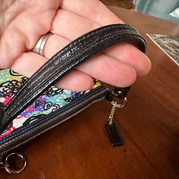 Coach Poppy Floral Graffiti wristlet - Picture 8 of 17